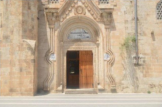 Silvan Selahaddin-i Eyyubi Camii’nde Ramazan Hazırlıkları