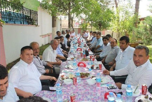 Kaymakam Ömer Faruk Güngen’e Veda Yemeği