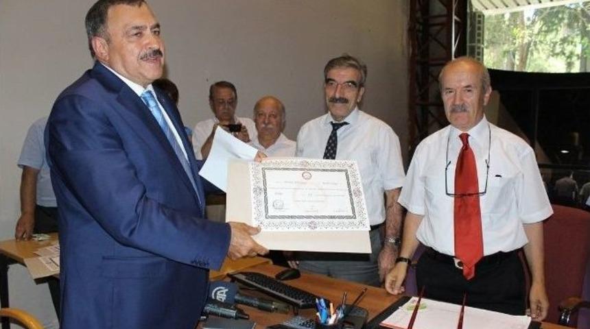 Bakan Eroğlu Mazbatasını Aldı