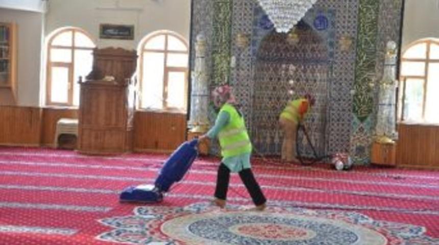 Ereğli&rsquo;de Camiler Temizleniyor