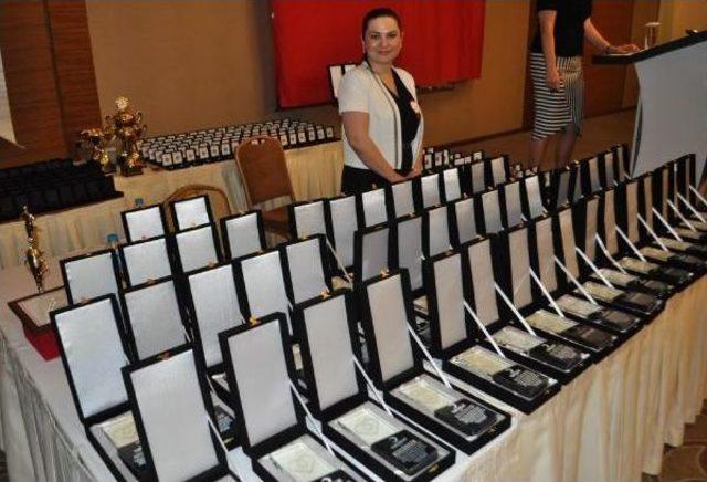 Kan Bağış&ccedil;ıları &Ouml;d&uuml;llendirildi 1