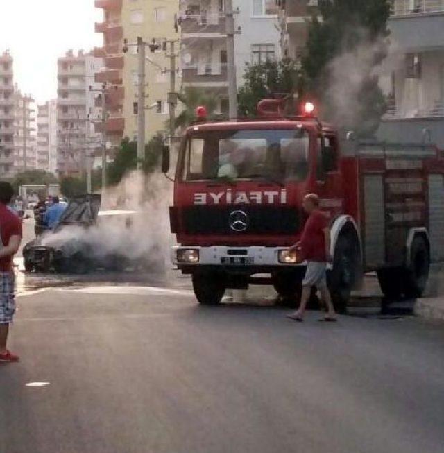 Kaza Yapan Araç Alev Alev Yandı