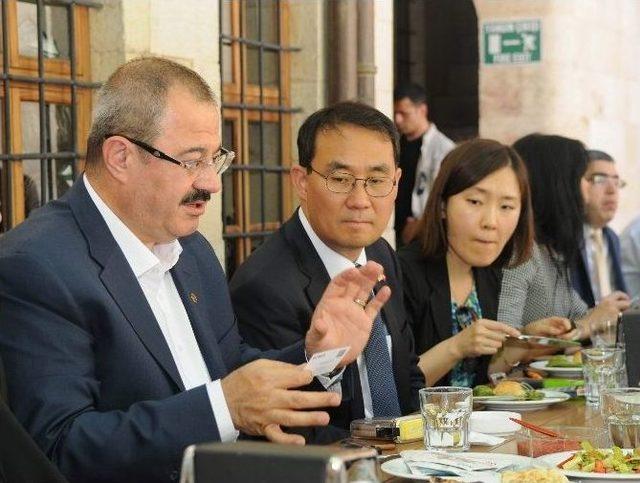 Kore B&uuml;y&uuml;kel&ccedil;isi Yunsoo Cho, Sanayicilerle Bir Araya Geldi 1