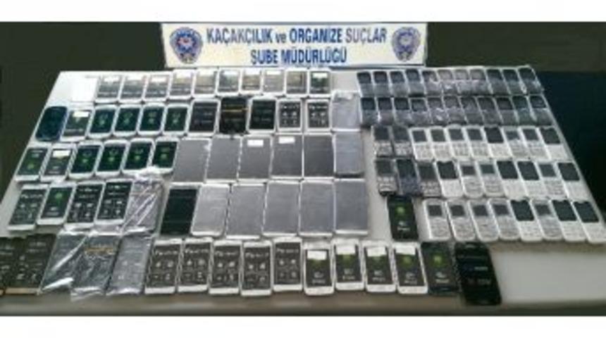 Batman&rsquo;da 114 Adet Ka&ccedil;ak Cep Telefonu Ele Ge&ccedil;irildi