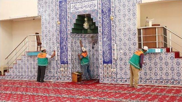 Karaköprü’de Camiler Ramazan’a Hazır