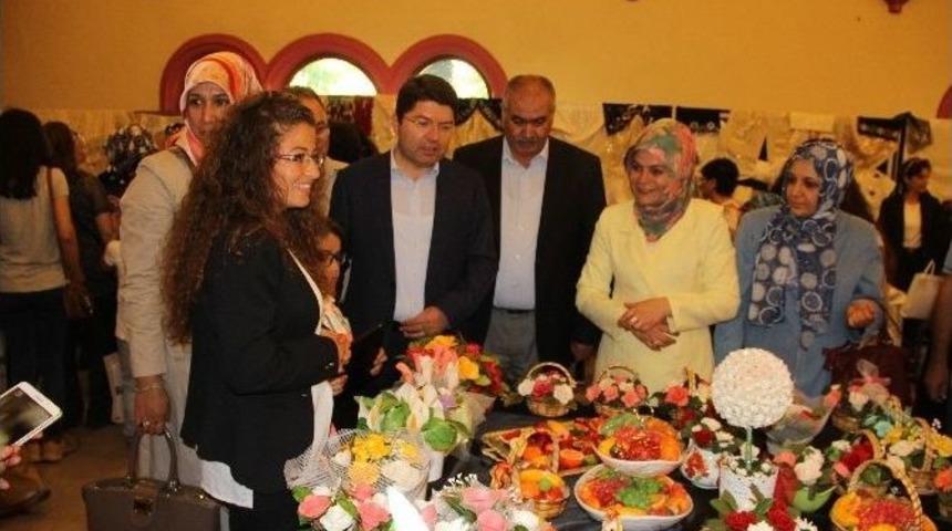 Halk Eğitim Merkezi Yıl Sonu Sergisini A&ccedil;tı