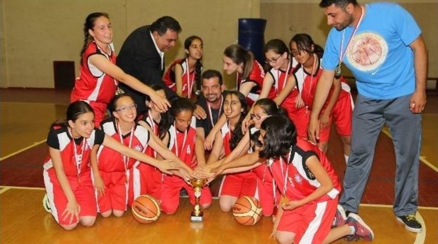 B&uuml;y&uuml;kşehir Basketbolda Eskişehir İl Birincisi Oldu