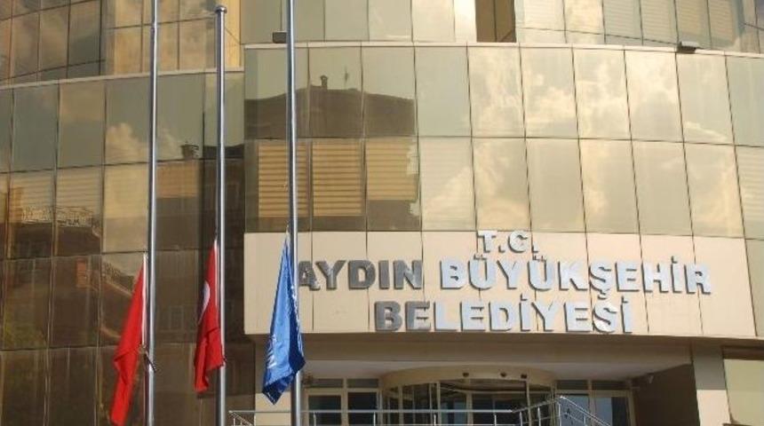 Aydın&rsquo;da Bayraklar Yarıya İndirildi