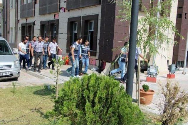 Silopi'de Ikinci Kaçak Sigara Operasyonu: 6 Gözaltı