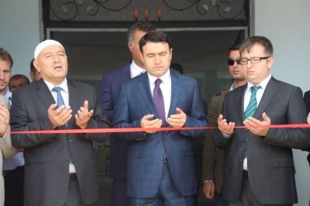 Vali Işın, Ahmed-i Hani T&uuml;rbesi&rsquo;ni Ziyaret Etti