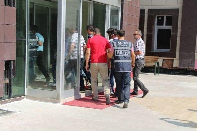 Silopi’de Gümrük Operasyonu Devam Ediyor: 6 Gözaltı