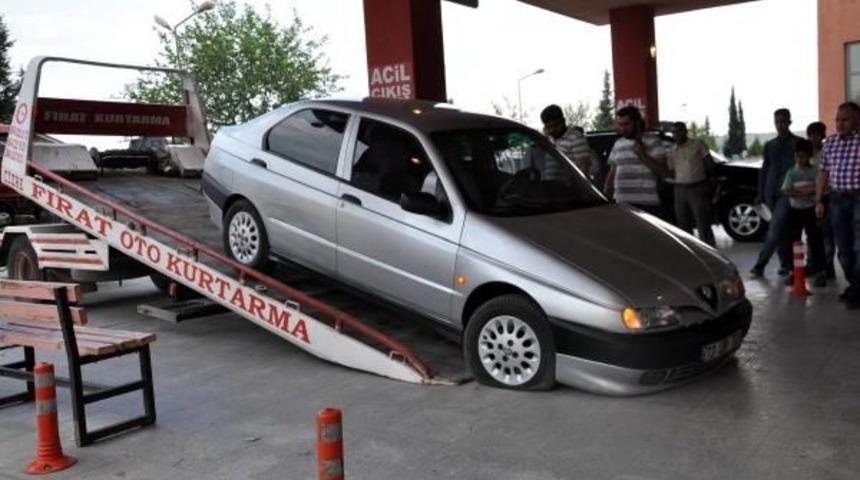 Cizre'de Uzman &Ccedil;avuşun Otomobiline Ateş A&ccedil;ıldı: 2 Yaralı