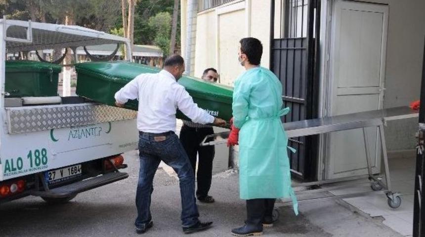 Kamyonun Altında Ezilen Suriyeli &Ccedil;ocuk Hayatını Kaybetti