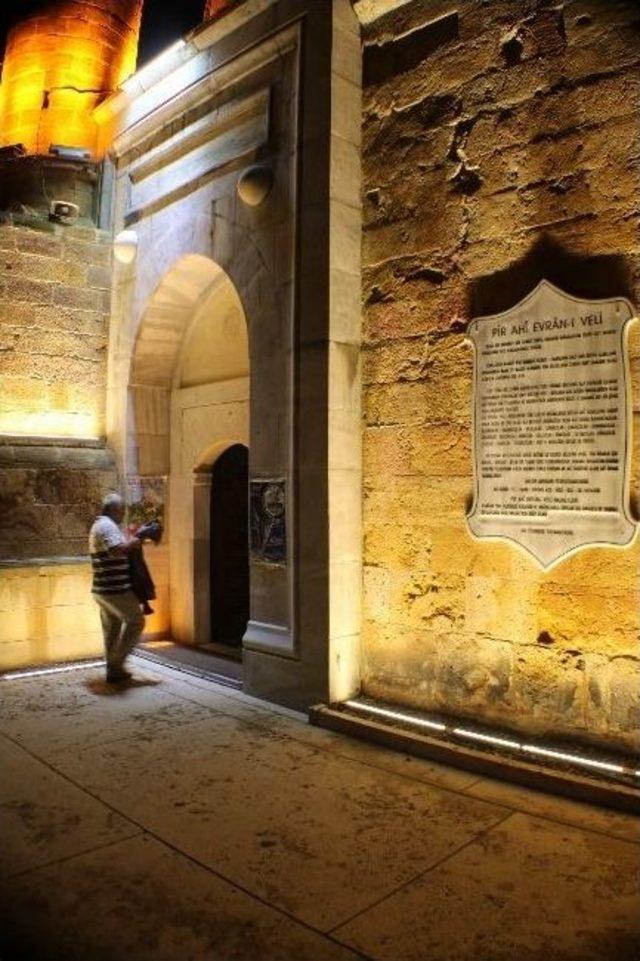 Kırşehir’de 600 Camide İlk Teravih Namazı Kılındı