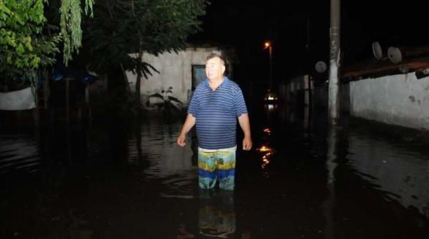 15 Dakikalık Yağmur Edirne&rsquo;Yi Fel&ccedil; Etti