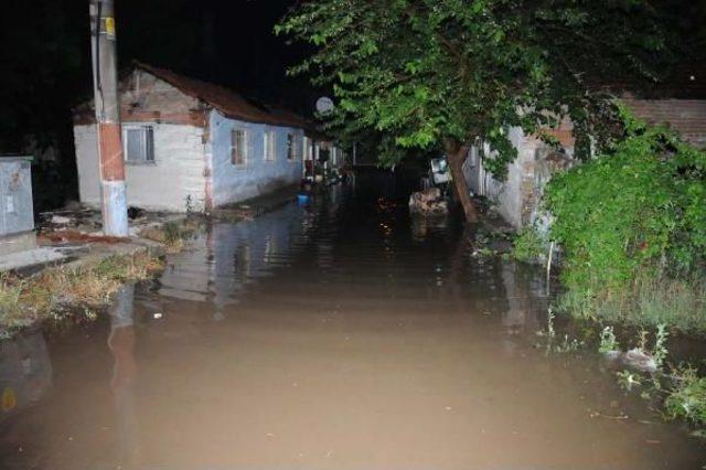 15 Dakikalık Yağmur Edirne’Yi Felç Etti