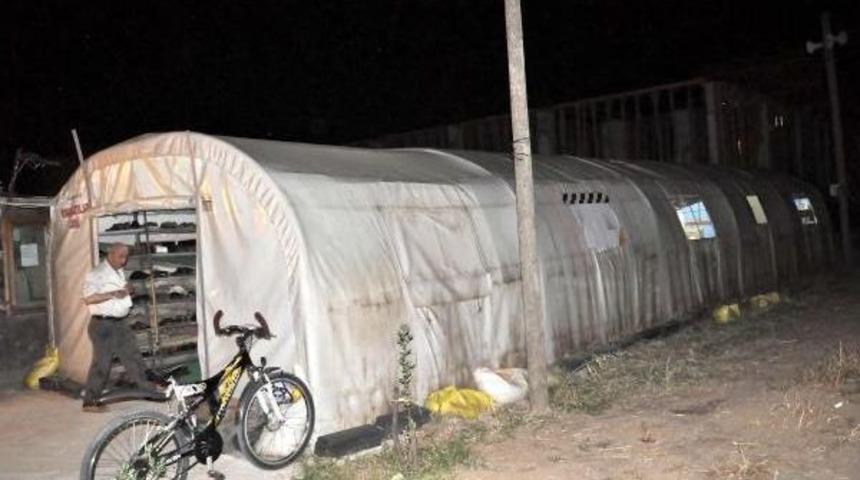 Yılın Ilk Teravih Namazı Yine &Ccedil;adırda Kılındı