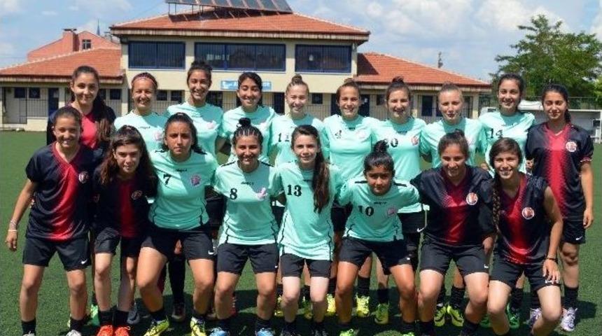 Muratpaşa&rsquo;nın Kızları Grup Şampiyonu