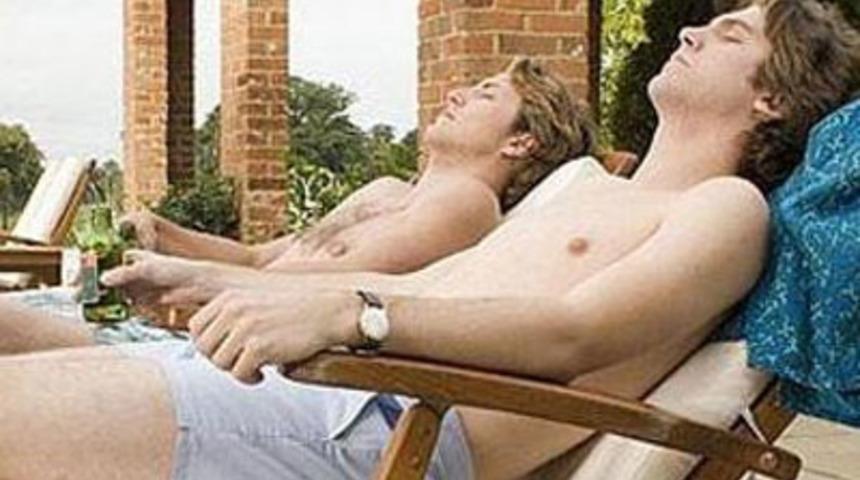 YATAK SAHNESİ ŞOKE ETTİ