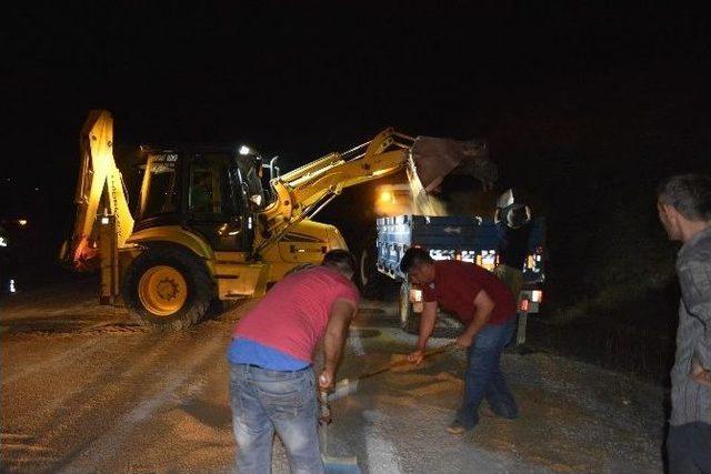 Buğday D&ouml;k&uuml;ld&uuml; Yol Kapandı 1