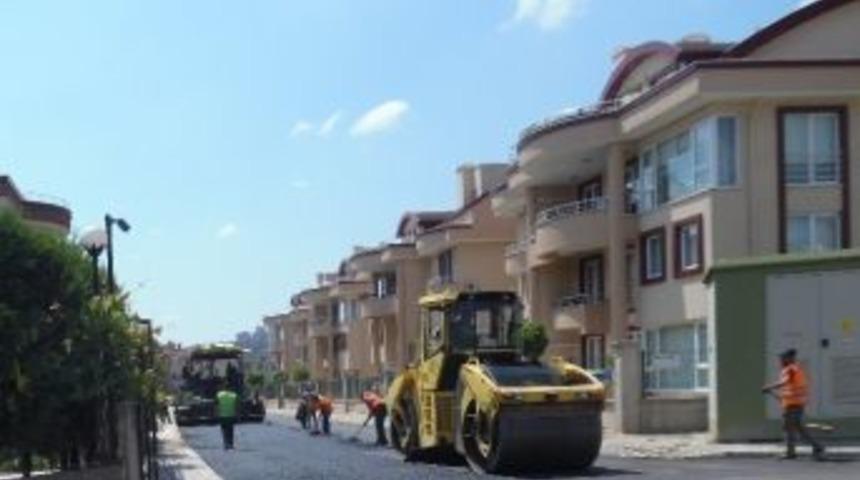 İzmit Belediyesi Asfalt &Ccedil;alışmlarına Devam Ediyor