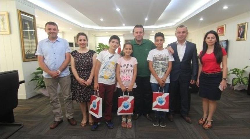 Menderes&rsquo;i Anlattılar Fotoğraf Makinesini Kaptılar
