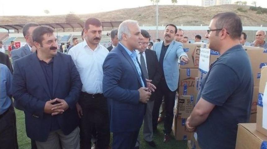 Elazığ&rsquo;da Amat&ouml;r Spor Kul&uuml;plerine Malzeme Yardımı Yapıldı