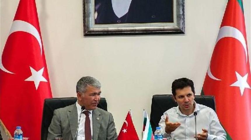 Bulgaristan, Sınırdaki Tel &Ouml;rg&uuml;y&uuml; Uzatıyor
