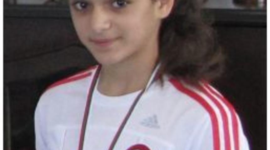 D&uuml;zce Gen&ccedil;lik Spor Sporcusu &Ouml;zel K&uuml;lt&uuml;r Koleji &Ouml;ğrencisi Apaydın Başkan Şampiyonasında Adından S&ouml;z Ettiriyor