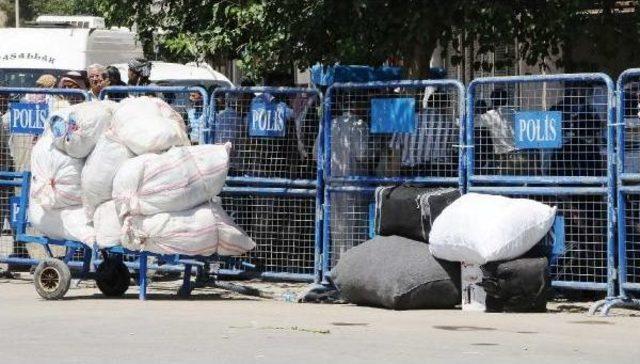 Telabyad'a Geçişler Durduruldu