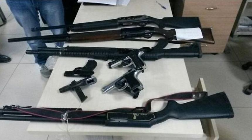 Ramazan&rsquo;ın Gelişi Dolayısıyla Havaya Silah Sıkan Şahıslar Yakalandı