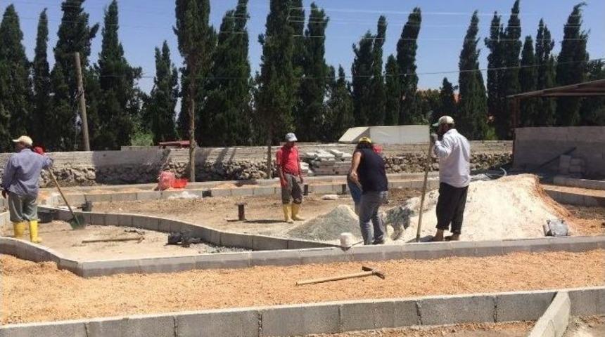 Reyhanlı Belediyesi İki Park Yapıyor
