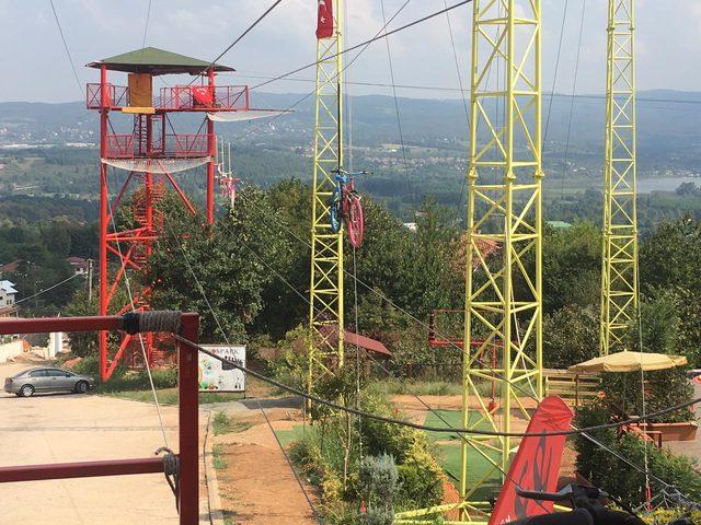 Dev salıncaktan düşen Cezayirli kadın öldü