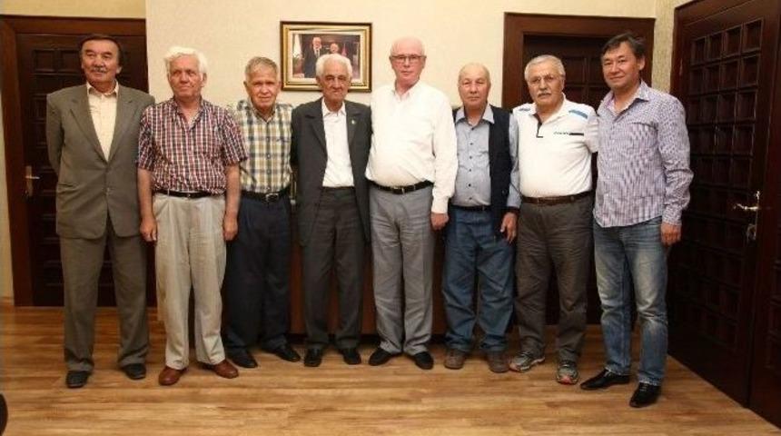 Başkan Kurt Işıkspor Ekibiyle Bir Araya Geldi