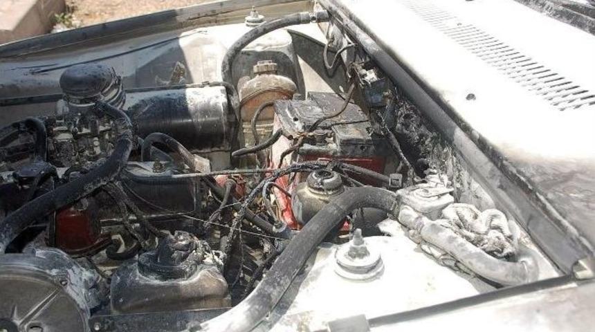 Adıyaman&rsquo;da Seyir Halindeki Otomobil Alev Aldı