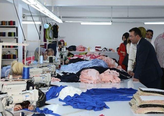 Taş&ccedil;ı: &ldquo;işsizliğin Sebebi Mesleksizlik&rdquo; 1