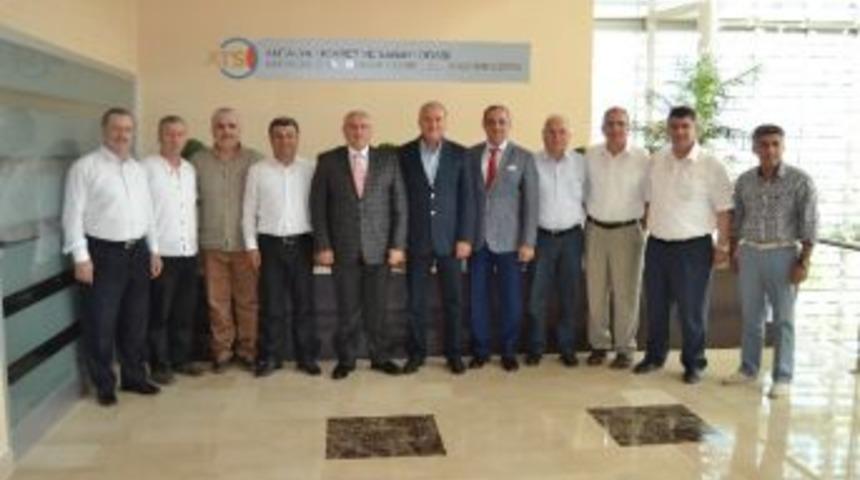 Ramazan &Ccedil;arşıları, Kent Esnafı Olumsuz Etkiliyor