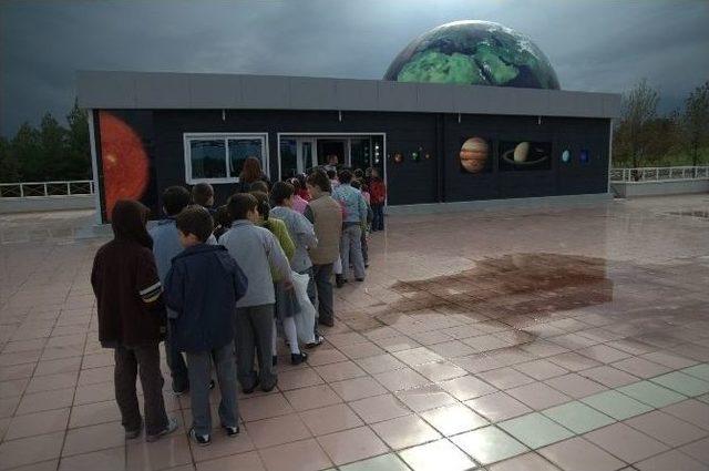 Omü Planetaryum’da 6o Bin Kişi Uzayı İzledi