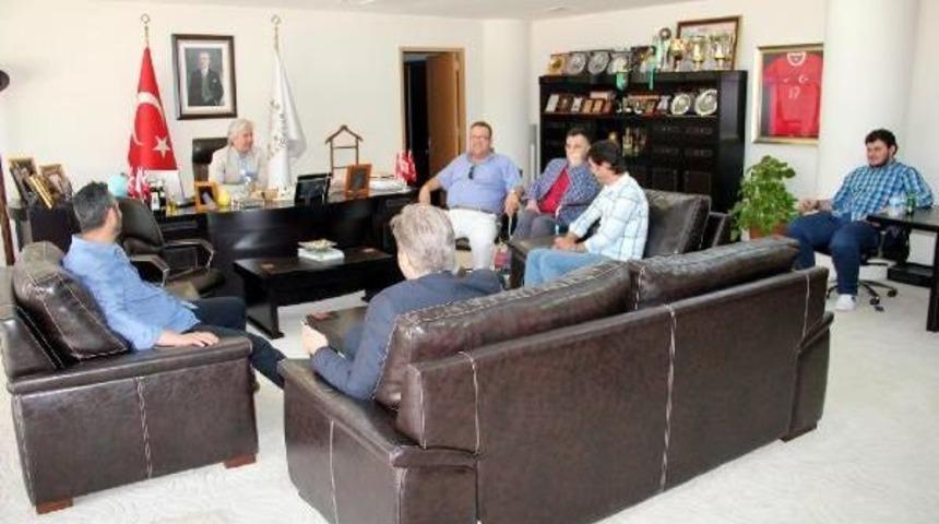 Akhisar Belediyespor'a 8 Yabancı Yeter