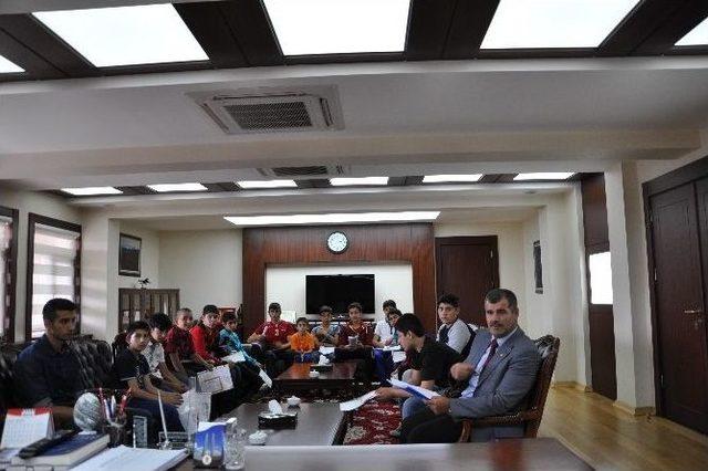 Muş Valisi B&uuml;y&uuml;kersoy Sporcu Ve İdarecileri Makamına Kabul Etti 1