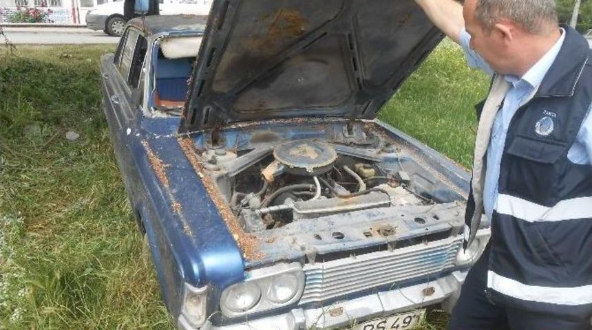 Terkedilmiş Hurda Ara&ccedil;lar Toplanıyor