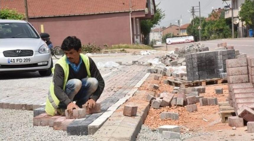 Kartepe&rsquo;de Kaldırım &Ccedil;alışmaları Devam Ediyor