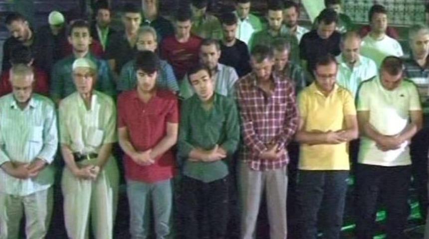 İlk Teravih Namazında Camiler Doldu Taştı