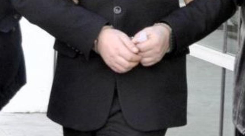 Eşinin &Ouml;l&uuml;m&uuml;ne Neden Olan Sanığa 5 Yıl Hapis Cezasına Tepki G&ouml;sterdi