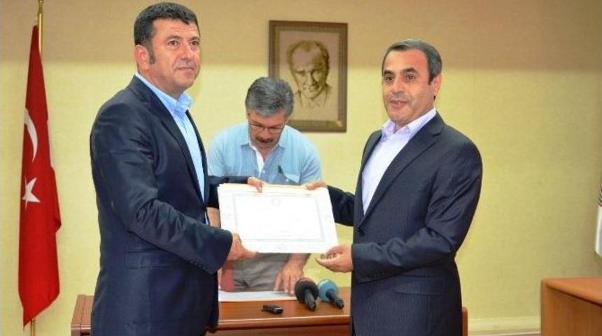 Chp&rsquo;li Ağbaba Milletvekili Mazbatasını Aldı