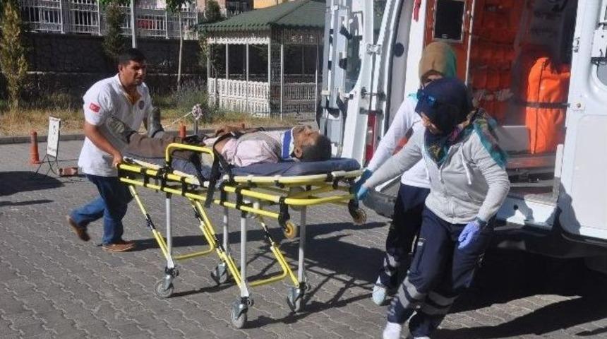 Kamyonet Tarlaya U&ccedil;tu: 1 Yaralı