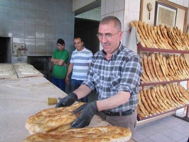 Hisarcık’ta İki Tip Ramazan Pidesi