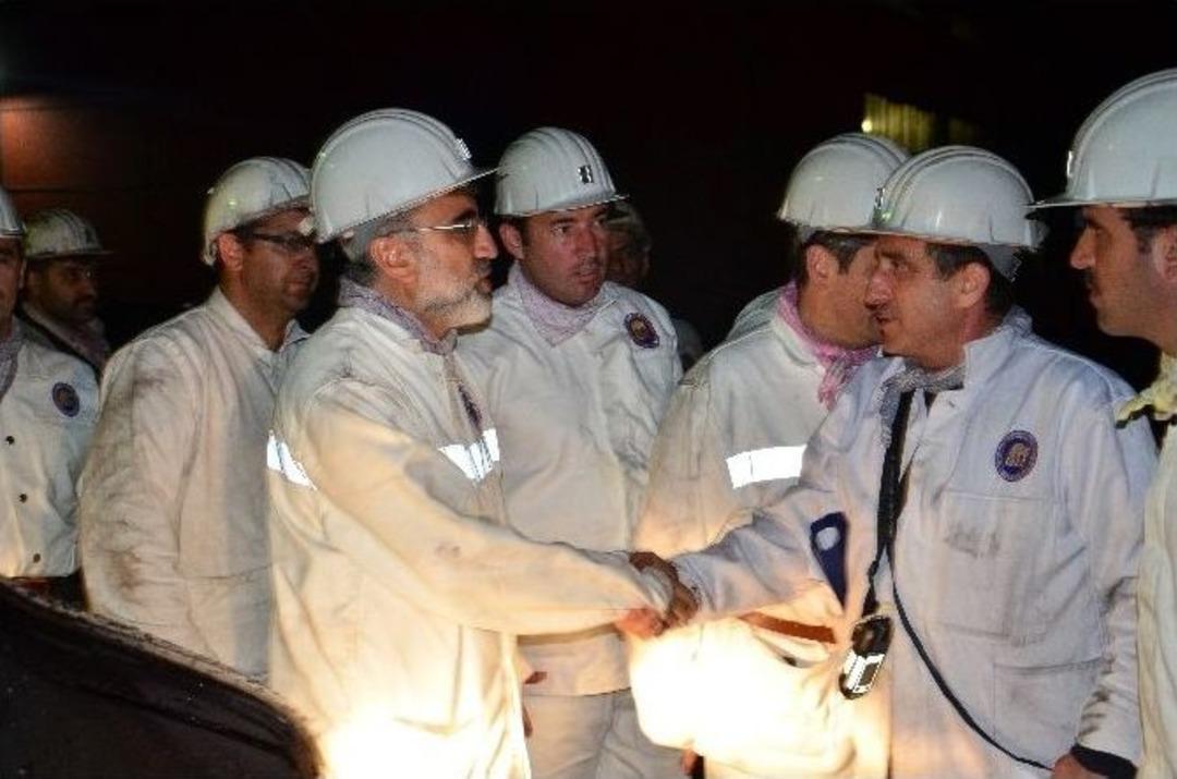 Enerji Bakanı, İlk İftarını Maden Ocağında Yaptı