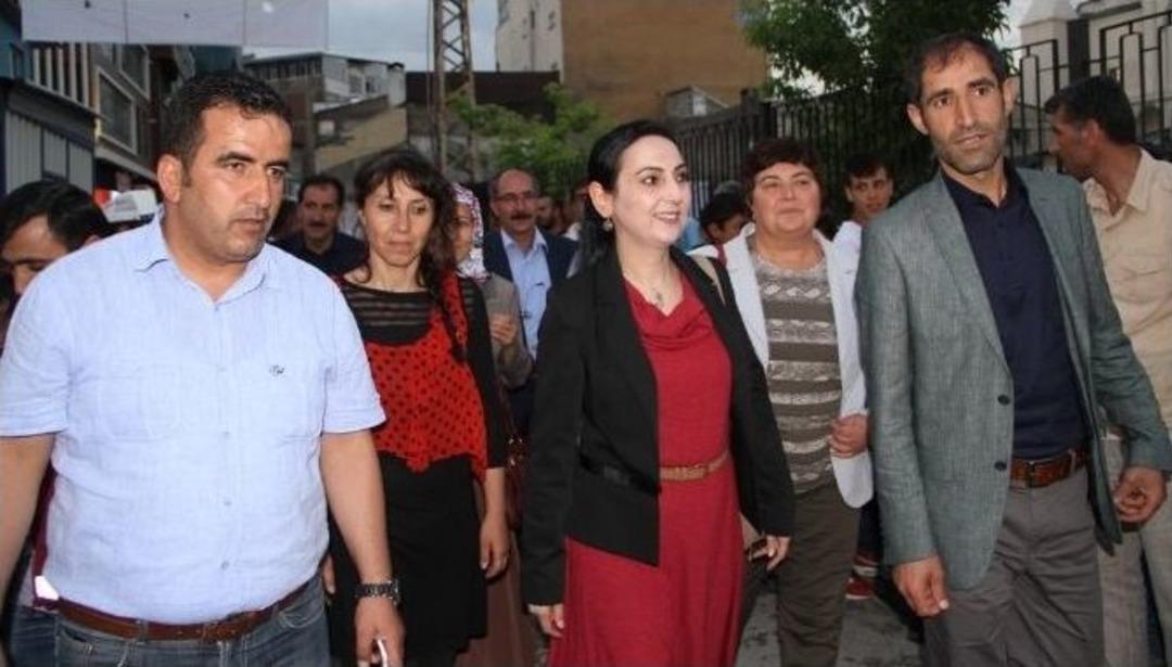 Hdp Eş Başkanı Figen Y&uuml;ksekdağ İlk İftarını &Ccedil;adırda A&ccedil;tı