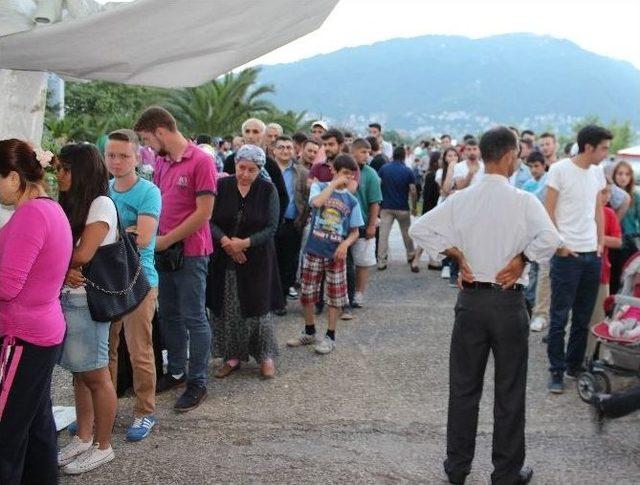 Ordu’da Bin 500 Kişi İlk İftarını Çadırda Açtı